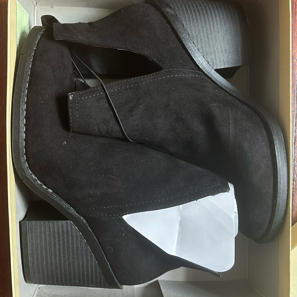 Mossimo Black Western Heel